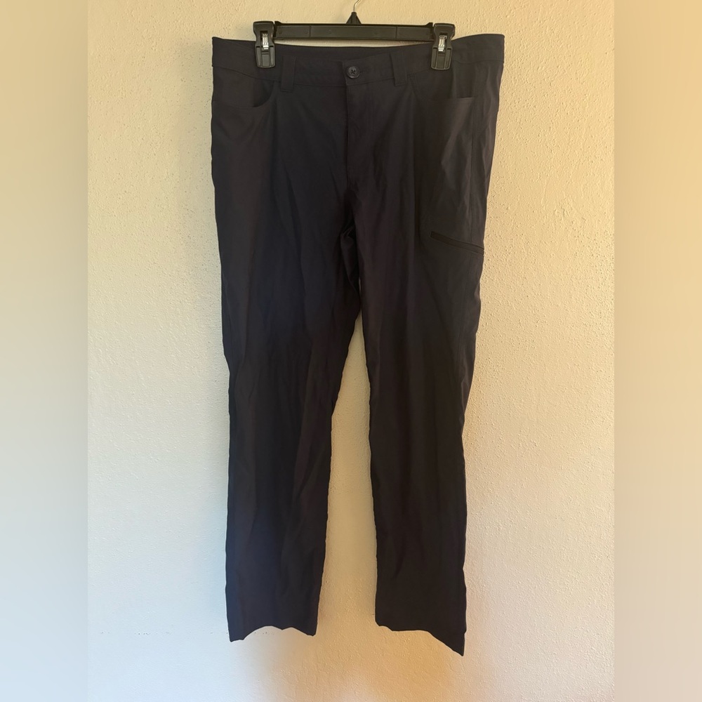 Eddie Bauer Women’s Navy Cargo Pants